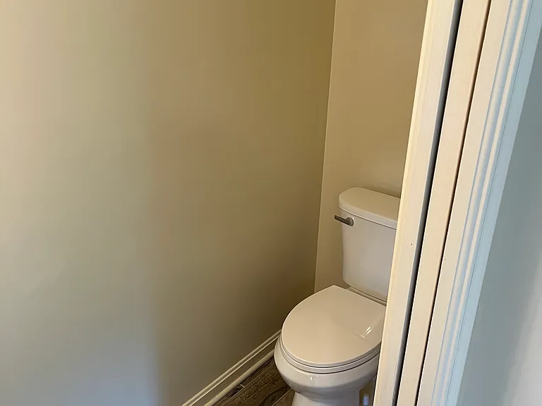 9711 Pekin Rd — Photo 3