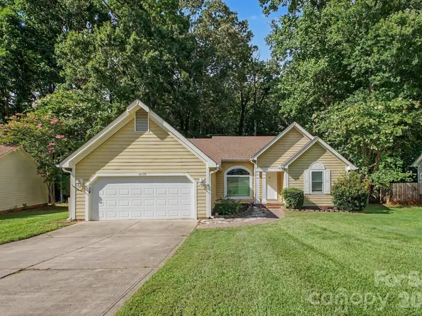 16130 Amber Field Dr, Huntersville, NC 28078