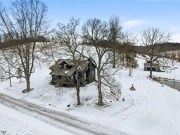 4th image of 1032 Hartwood Rd NW