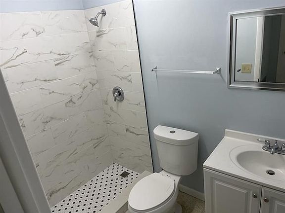3rd image of 157 SE Placita Ct
