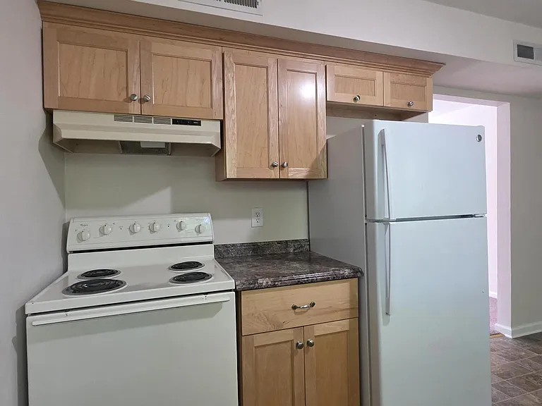 202 Marlou St — Photo 6