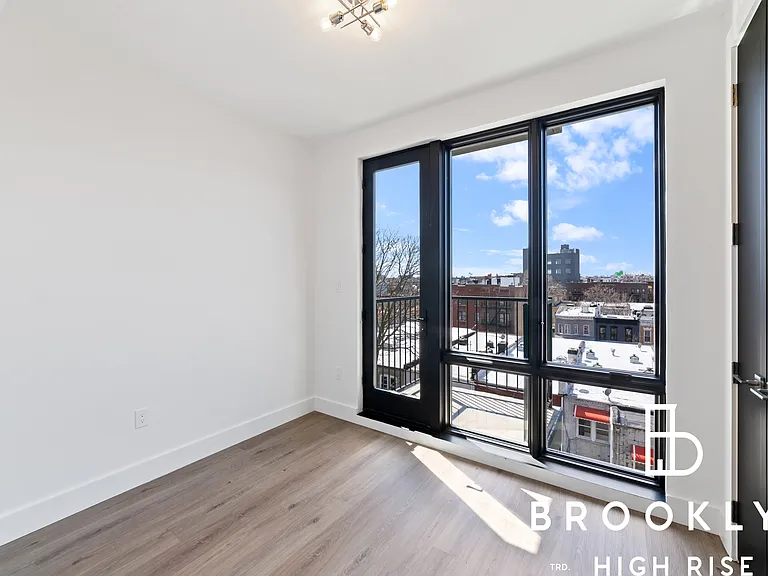 1286 New York Ave #4C — Photo 6
