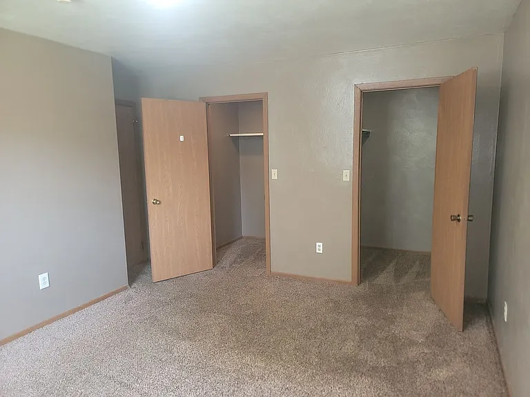 547 Turney St — Photo 15