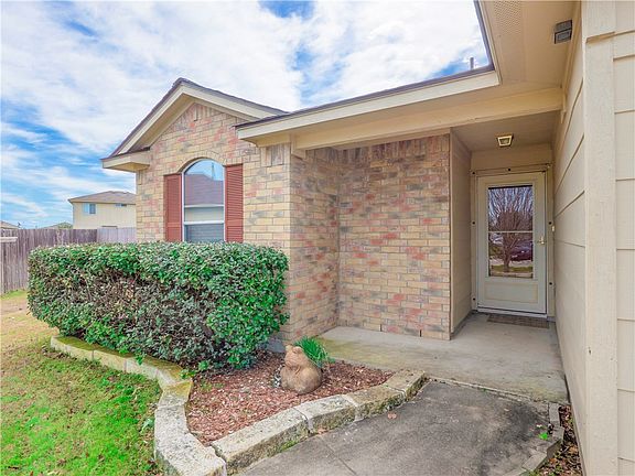 5th image of 108 Lightfoot Ct