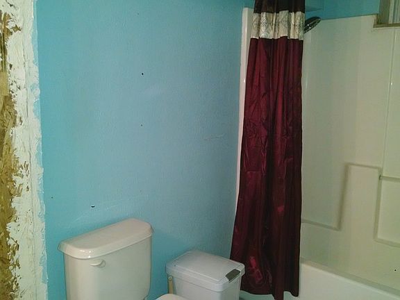House Bathroom Large With Tub