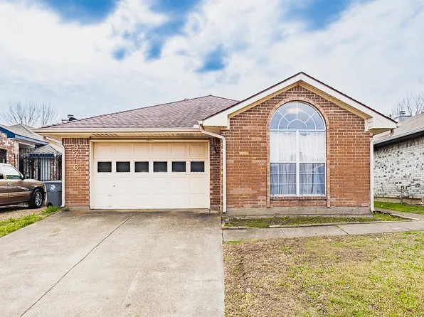 9716 Pinehurst Ln, Dallas, TX 75227