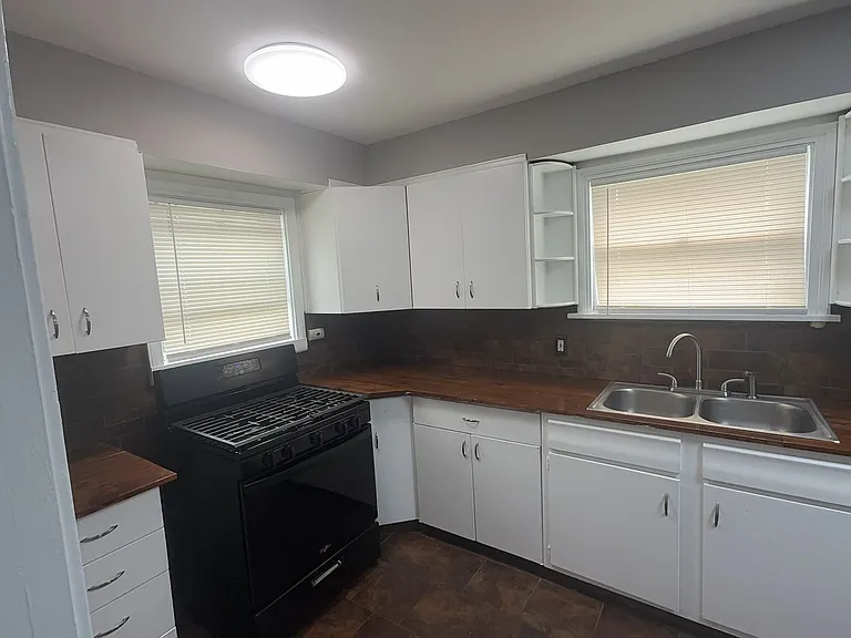 1726 Balkan Pl — Photo 7