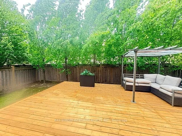 2364 Spring Meadow Way W — Photo 20