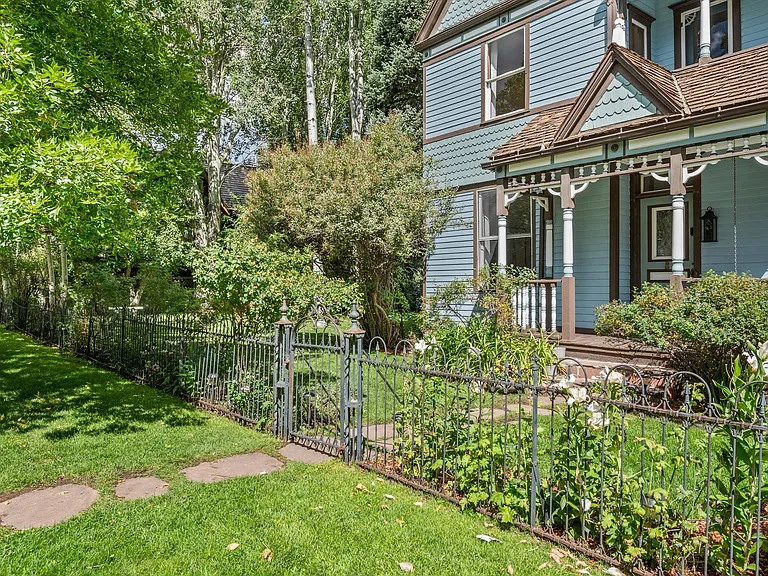 500 W Francis St — Photo 13