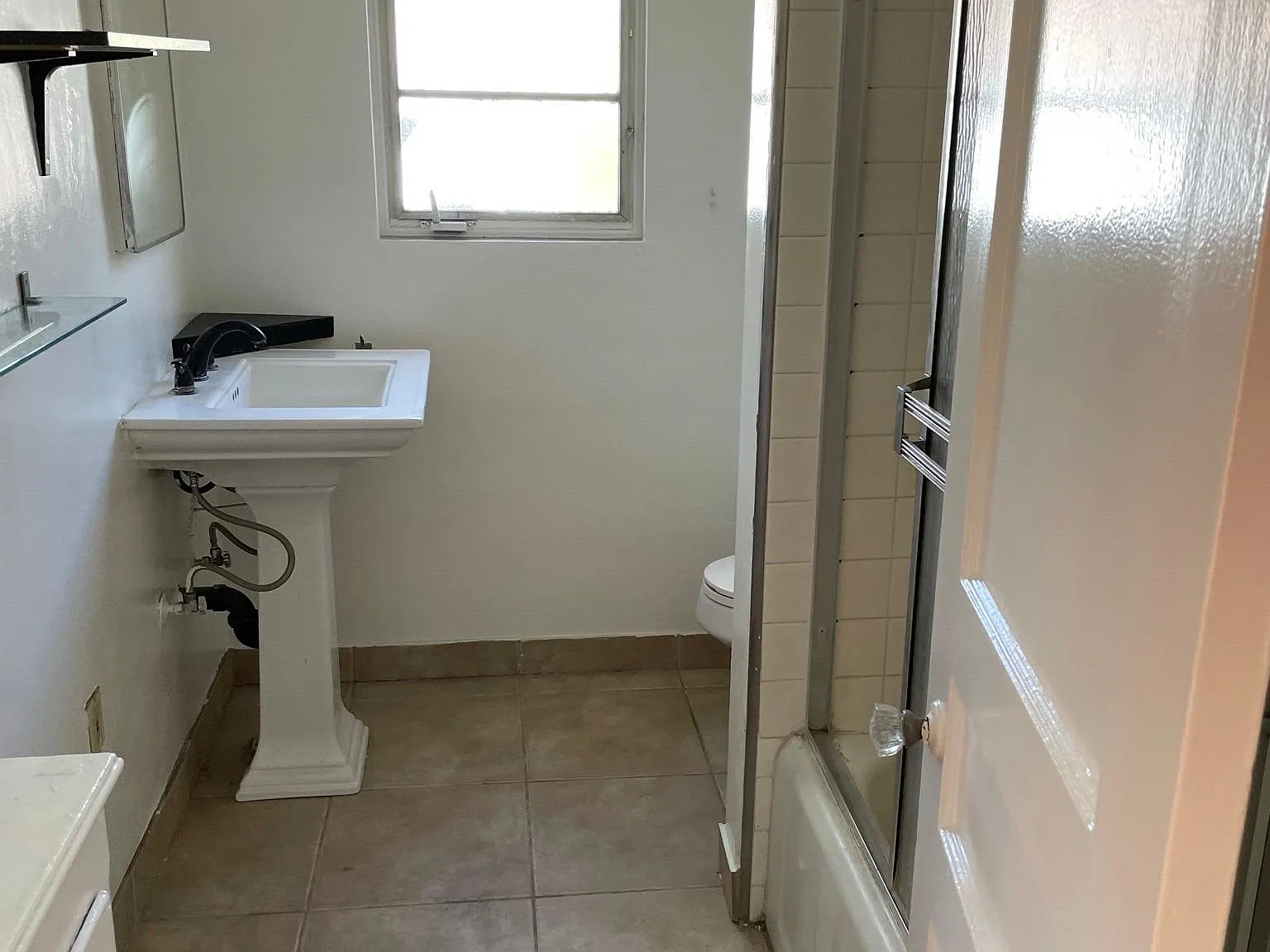 122 N Pass Ave — Photo 4