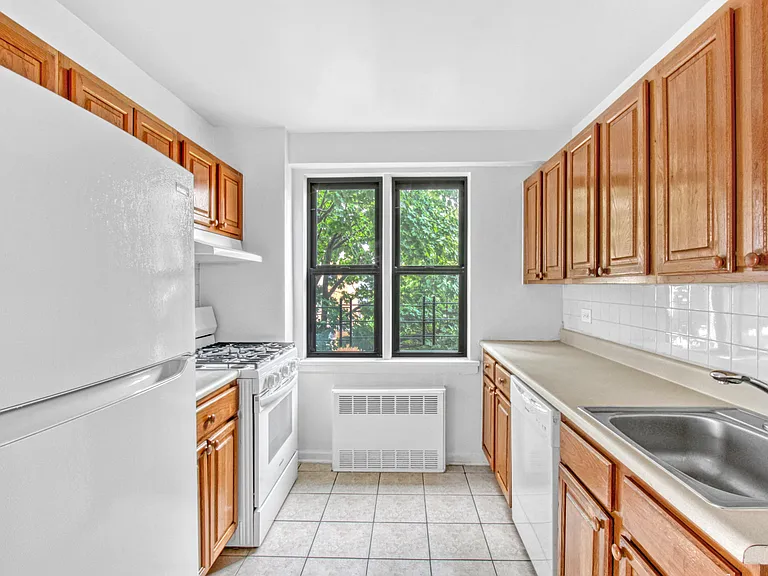 1740 Ocean Ave #6A — Photo 6