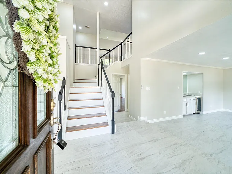 619 Green Belt Dr — Photo 3