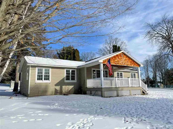 4270 Cottontail Ln, Harbor Springs, MI 49740