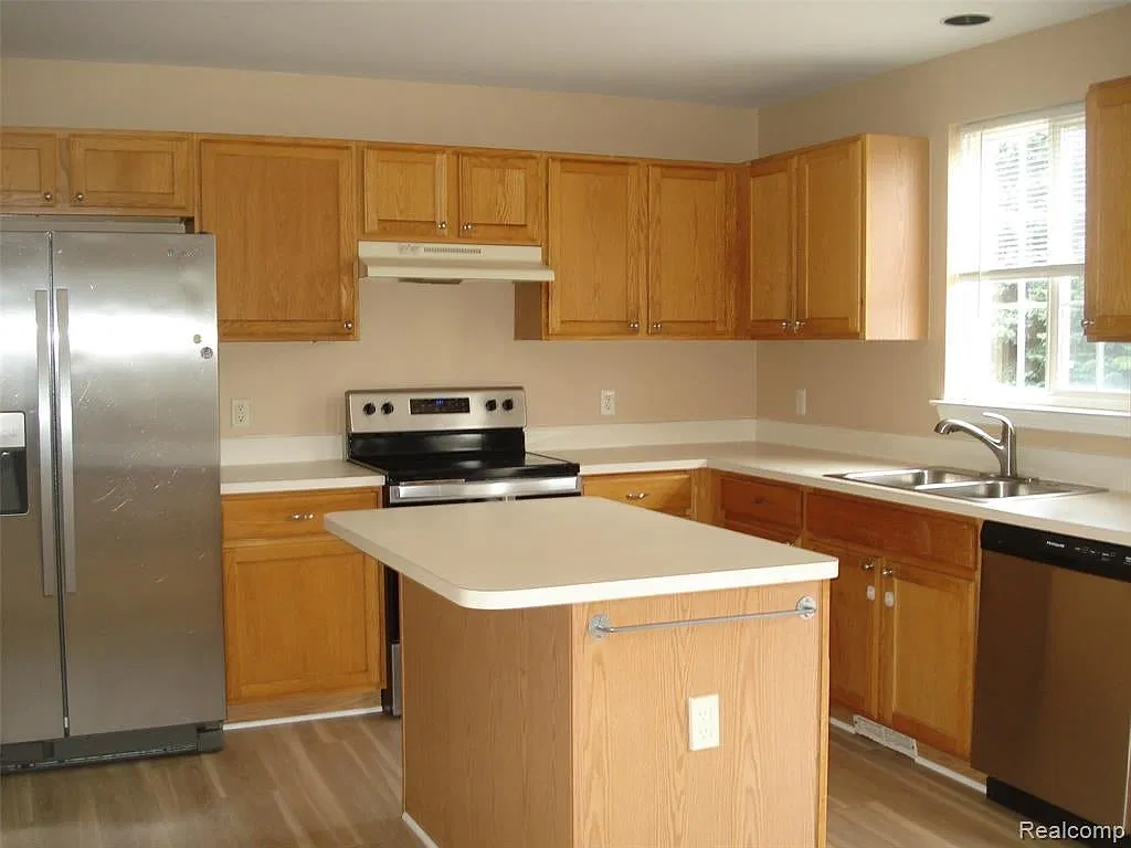 4 bed, 2.5 bath, 1814 sqft, $2,800 — Photo 4