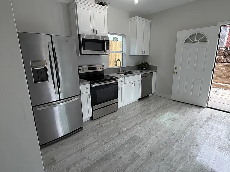 635 S 32nd St — Photo 20