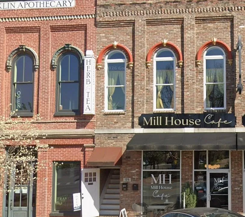 126 N Main St