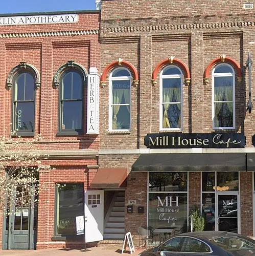 126 N Main St Photo 1