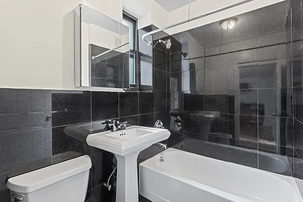 Rented by Platinum Properties | media 11