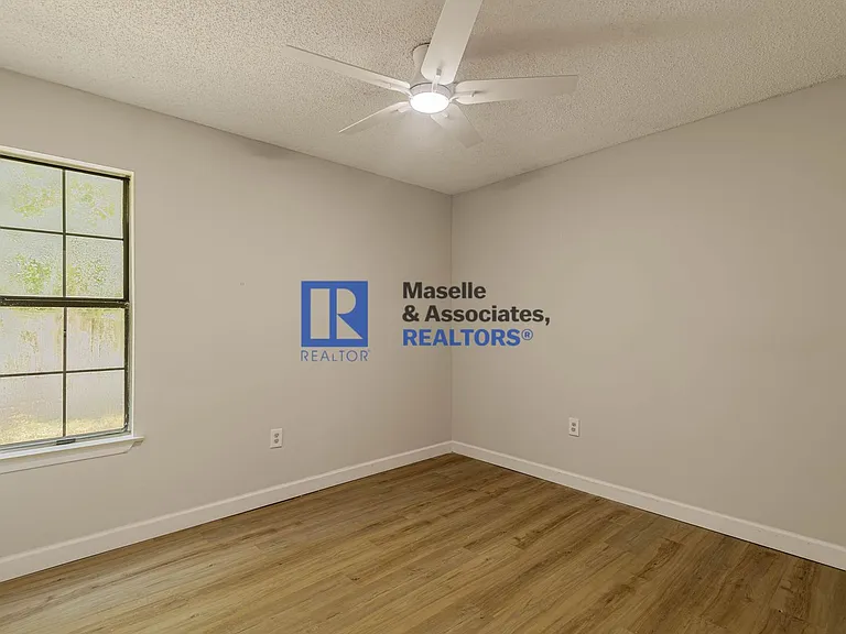 520 Twin Pine Cv — Photo 18
