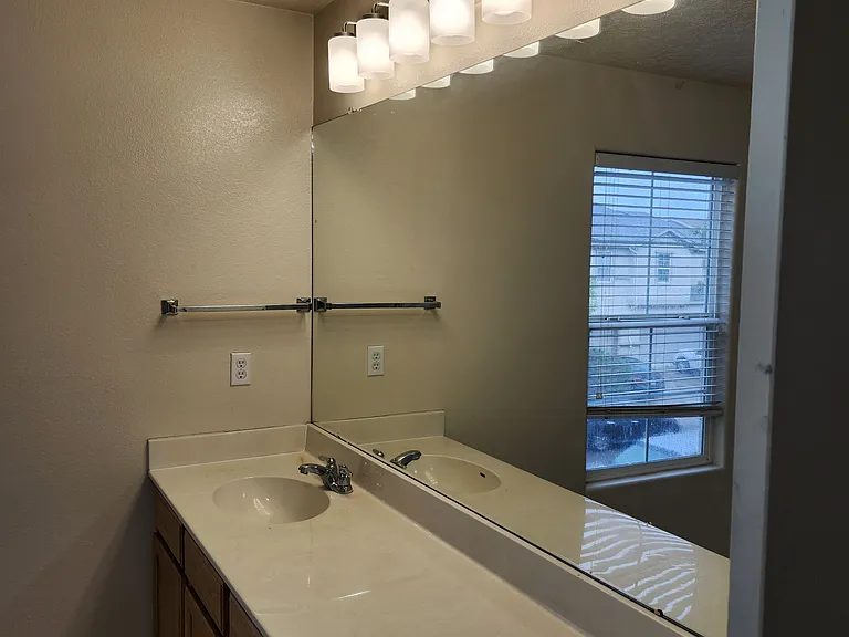 2320 Academic Pl SE — Photo 22