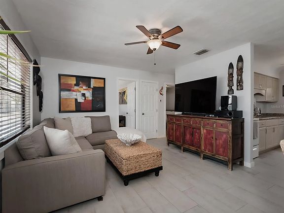 5th image of 3120 Dupont St S APT 1