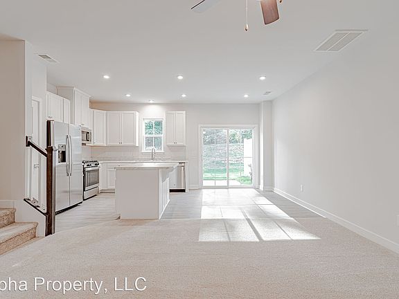 5th image of 483 Triple Crown Way