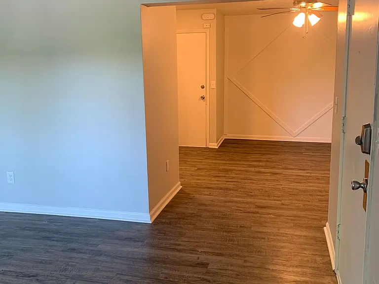 3909 Kenwood Ave — Photo 6