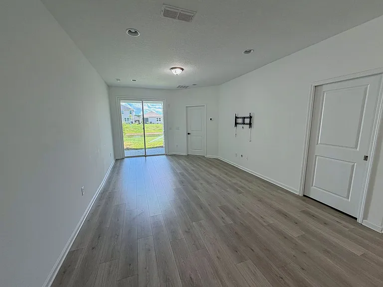 716 Cherry Elm Dr — Photo 5