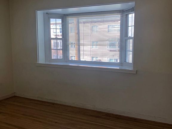 5th image of 6230 Arlington Blvd APT 202