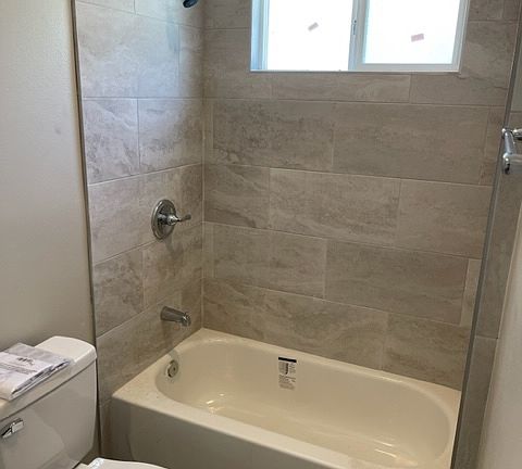 4th image of 17651 Hamlin St