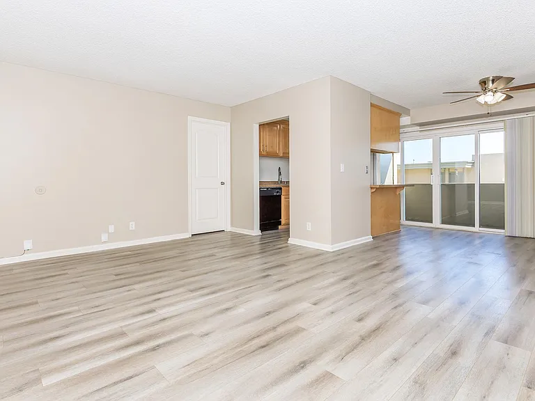 Regency Plaza Apartment Homes — Photo 50