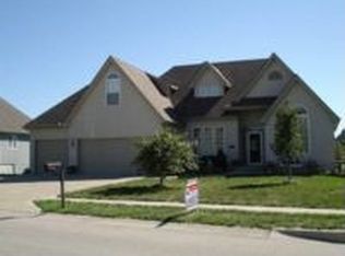 2215 NW 82nd Ct, Kansas City, MO 64151