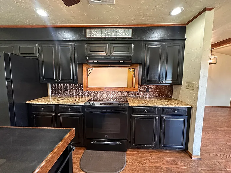 181 NW County Rd #2080 — Photo 5