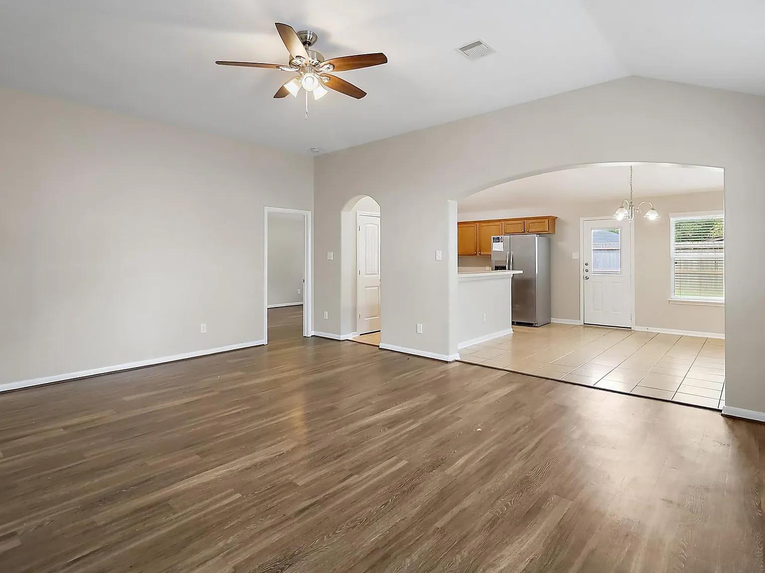 4 bed, 2.0 bath, 1680 sqft, $2,200 — Photo 4