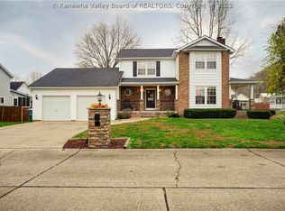 6 Hampton Rd, Winfield, WV 25213