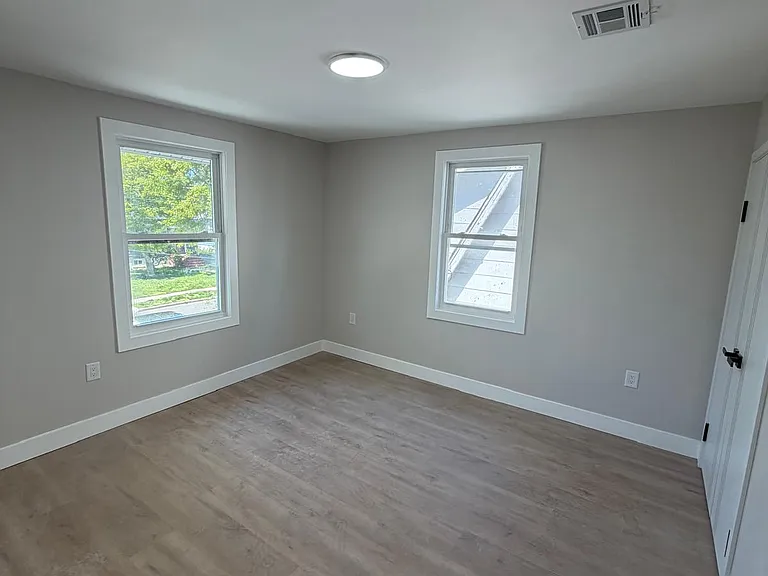 1439 Compton Ter #G1 — Photo 9