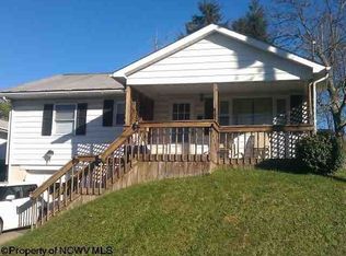 205 Savannah St, Westover, WV 26501