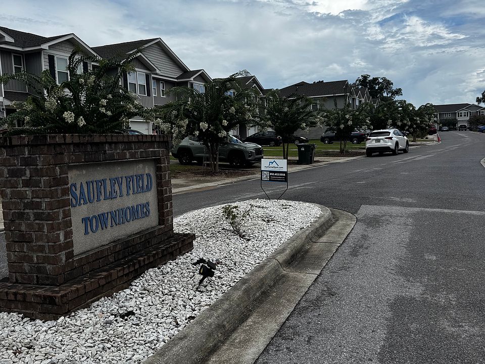 1st image of 6017 Royal Port Ct