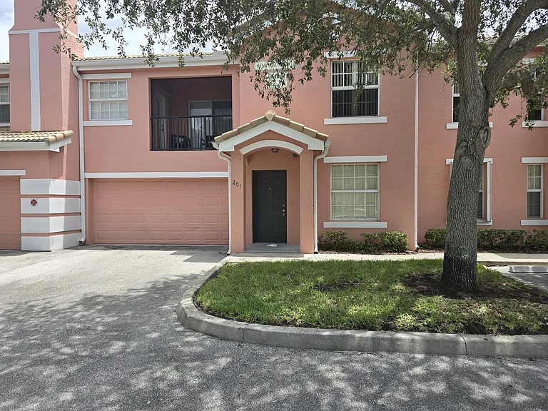 144 SW Peacock Blvd #23-201 — Photo 3