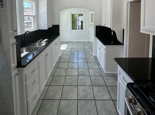 4242 S Victoria Ave, Los Angeles, CA 90008