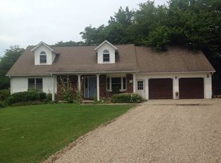 108 Salem Ct, Pekin, IL