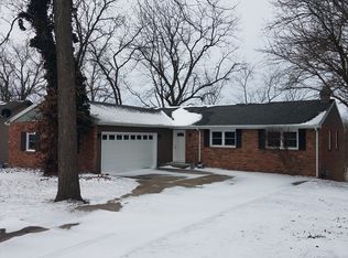 16 Foothill Rd, Monticello, IL 61856