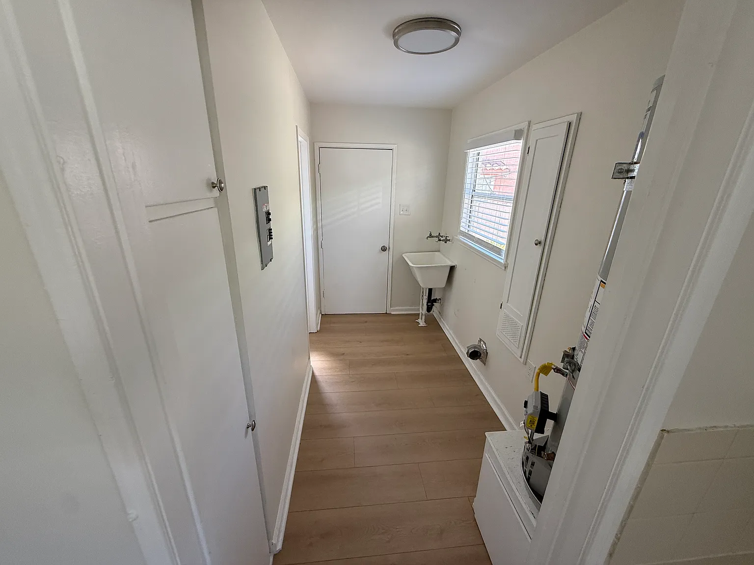 1 bed, 655 sqft, $1,950 — Photo 4