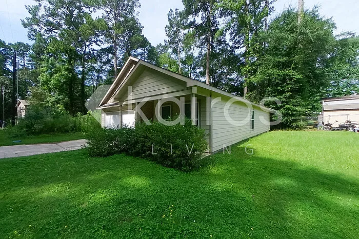4 bed, 2.0 bath, 1400 sqft, $1,645 — Photo 3