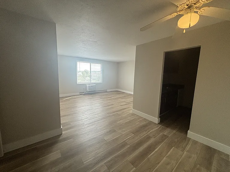 Hummingbird Pointe & The Gardens — Photo 26