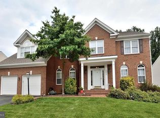 5211 Tulip Leaf Ct, Centreville, VA 20120
