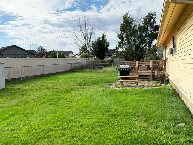141 Greenbriar Dr — Photo 18