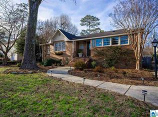 2122 Shades Ave, Vestavia Hills, AL 35216