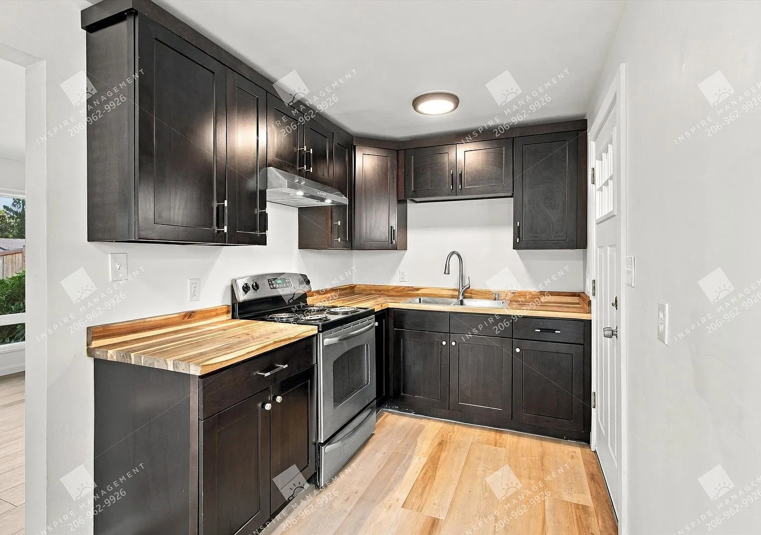 Dofredo Villa Apartments — Photo 1