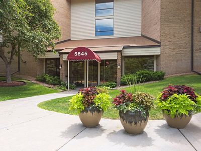 5645 Green Circle Dr APT 102, Minnetonka, MN, 55343